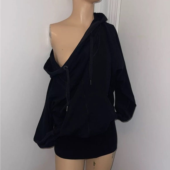 LULULEMON Flashback hoodie size 8 off shoulder kangaroo pocket black comfortable - Picture 3 of 9